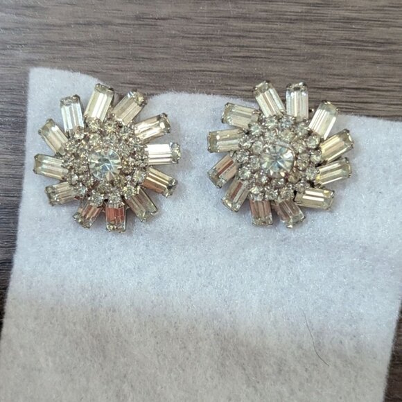 Vintage Rhinestone Starburst Clip-On Earrings Sparkling Statement Pair - Picture 4 of 5